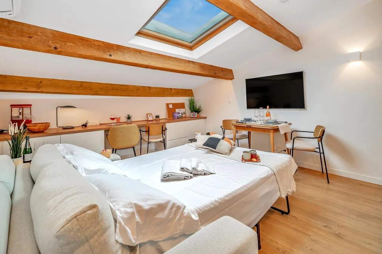 Apartment Appartement L'Hirondelle, Maison Authentique Provence Pertuis France