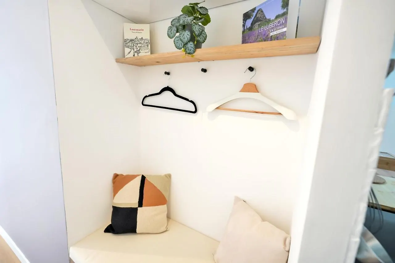 Appartement L'Hirondelle, Maison Authentique Provence Pertuis 0*,  Francia